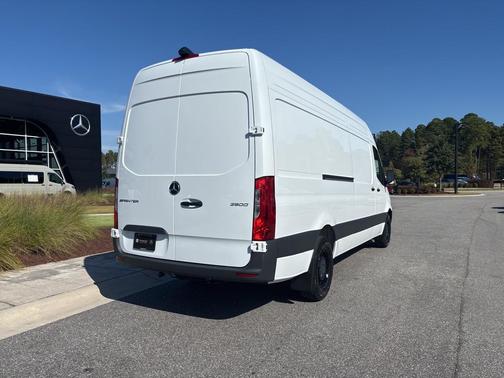 2026 Mercedes-Benz Sprinter 2500 Cargo 170 WB