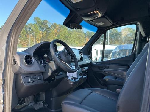 2022 Mercedes-Benz Sprinter 2500 Cargo 144 WB