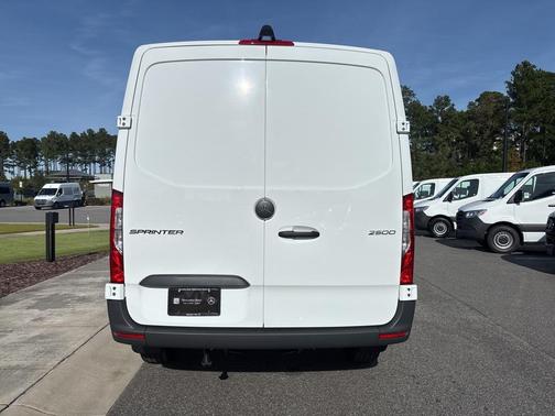 2026 Mercedes-Benz Sprinter 2500 Cargo 144 WB