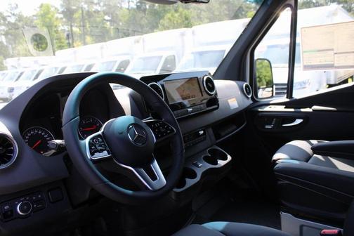 2024 Mercedes-Benz Sprinter 2500 Standard Roof