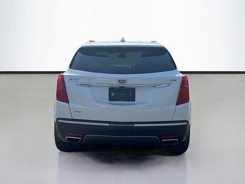 Crystal White Tricoat 2017 Cadillac XT5 Platinum