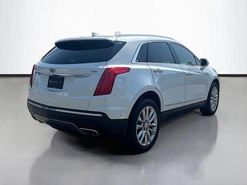Crystal White Tricoat 2017 Cadillac XT5 Platinum