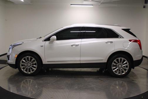 Crystal White Tricoat 2017 Cadillac XT5 Platinum