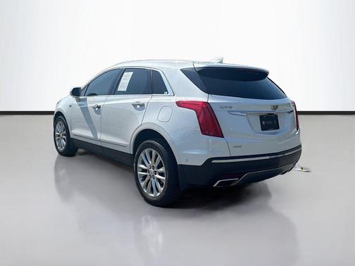 Crystal White Tricoat 2017 Cadillac XT5 Platinum