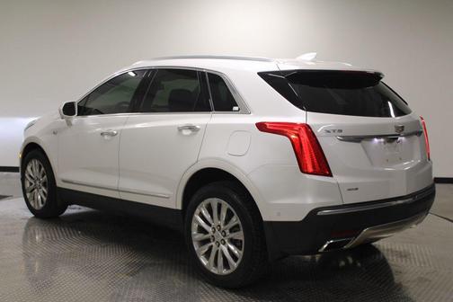 Crystal White Tricoat 2017 Cadillac XT5 Platinum