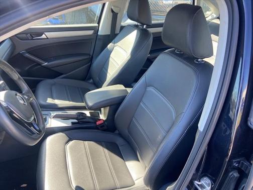 2022 Volkswagen Passat 2.0T SE