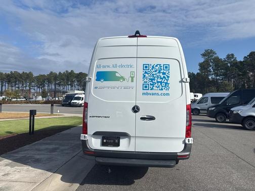 2024 Mercedes-Benz eSprinter 2500 Cargo 170 WB