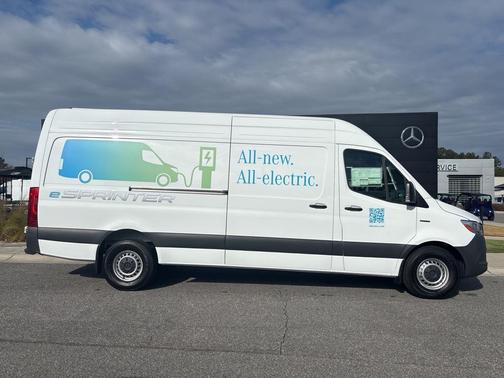 2024 Mercedes-Benz eSprinter 2500 Cargo 170 WB