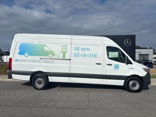 2024 Mercedes-Benz eSprinter 2500 Cargo 170 WB