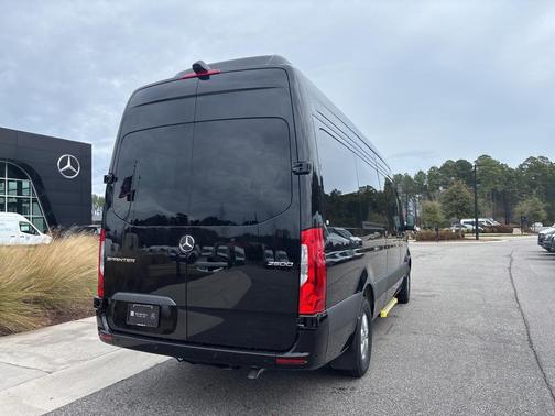 2026 Mercedes-Benz Sprinter 2500 Passenger 170 WB