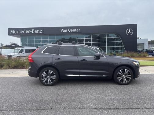 2022 Volvo XC60 B5 Inscription