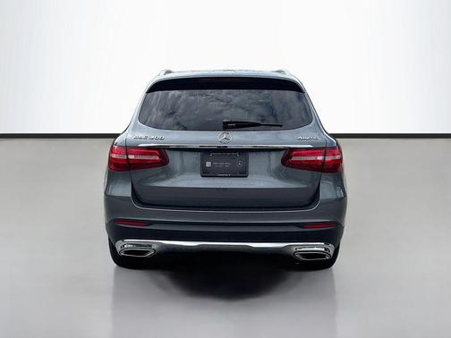 Selenite Gray Metallic 2018 Mercedes-Benz GLC 300 4MATIC