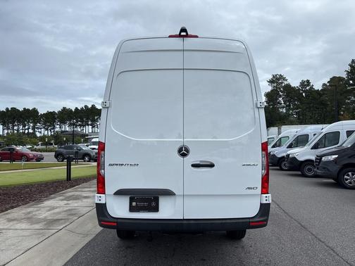 2024 Mercedes-Benz Sprinter 2500 Cargo 170 WB