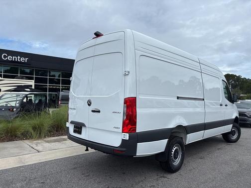 2024 Mercedes-Benz Sprinter 2500 Cargo 170 WB