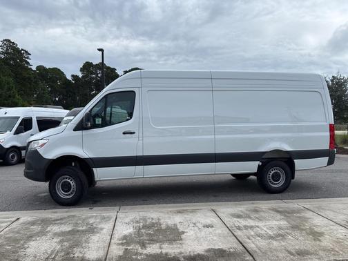 2024 Mercedes-Benz Sprinter 2500 Cargo 170 WB