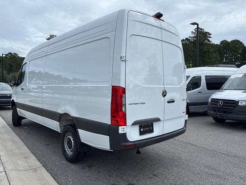 2024 Mercedes-Benz Sprinter 2500 Cargo 170 WB