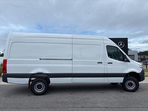 2024 Mercedes-Benz Sprinter 2500 Cargo 170 WB