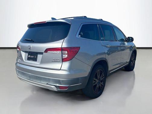 Lunar Silver Metallic 2019 Honda Pilot Elite