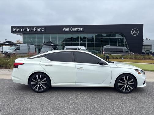 2020 Nissan Altima SR FWD