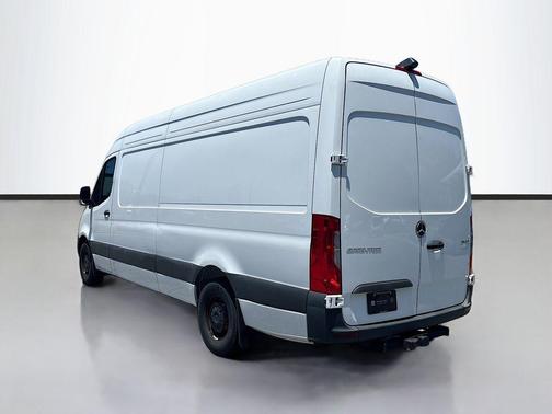 Arctic White 2024 Mercedes-Benz Sprinter 2500 Cargo 170 WB