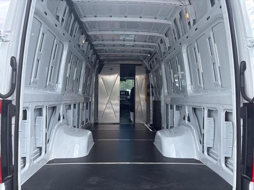 2024 Mercedes-Benz Sprinter 4500 High Roof 4-Cyl Diesel HO