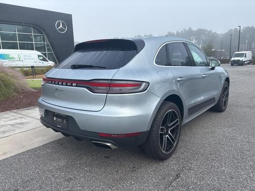 2021 Porsche Macan Base