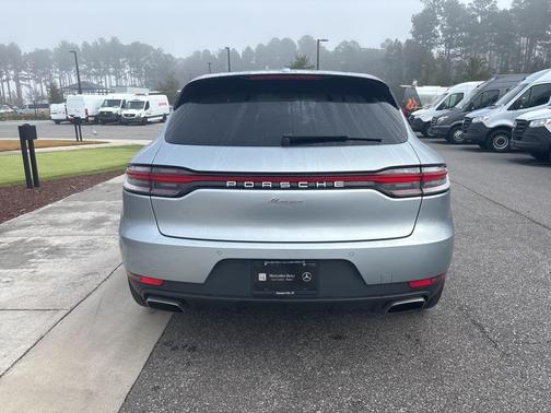 2021 Porsche Macan Base