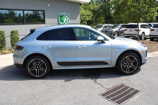 2021 Porsche Macan Base