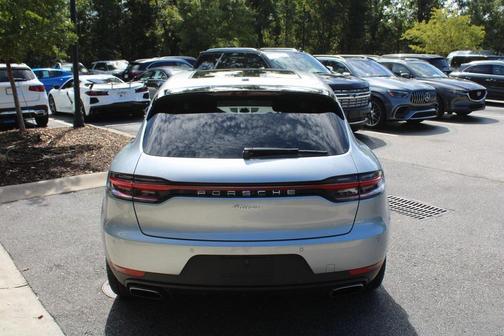 2021 Porsche Macan Base