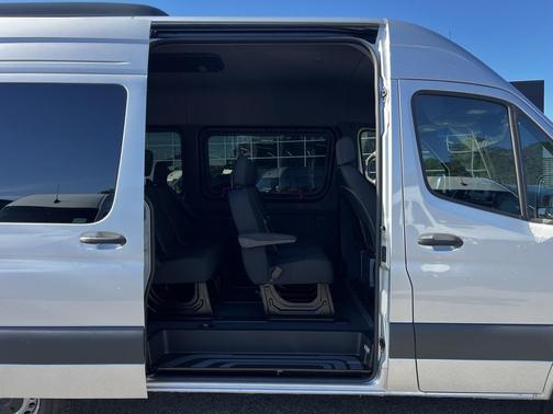 2024 Mercedes-Benz Sprinter 2500 Standard Roof