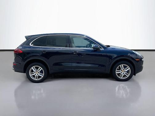 Moonlight Blue Metallic 2016 Porsche Cayenne Cayenne