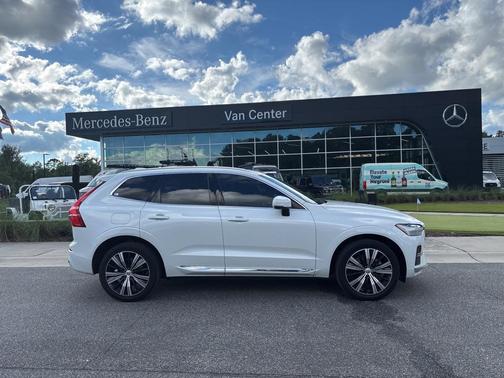 2022 Volvo XC60 B5 Inscription