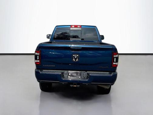 Patriot Blue Pearlcoat 2022 RAM 3500 Laramie Crew Cab 4x4 6'4' Box