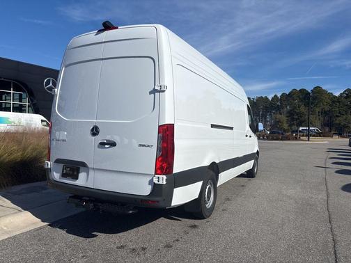 White 2026 Mercedes-Benz Sprinter 2500 Cargo 170 WB