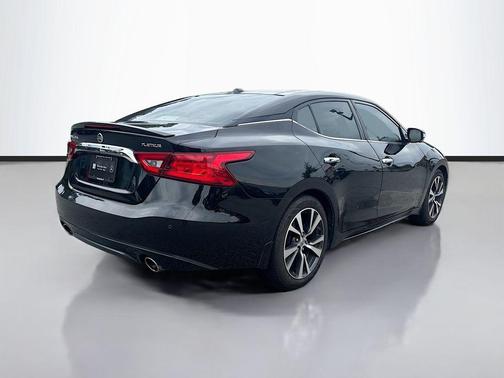 Super Black 2016 Nissan Maxima 3.5 Platinum