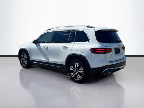 White 2024 Mercedes-Benz GLB 250 Base