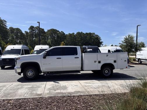 2022 Chevrolet Silverado 3500 WT