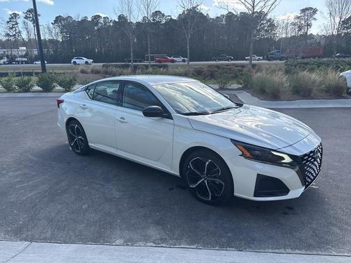 2024 Nissan Altima SR FWD