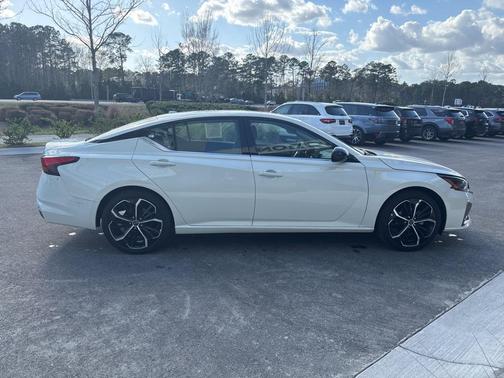 2024 Nissan Altima SR FWD