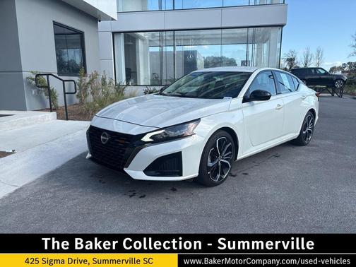 Pearl White Tricoat 2024 Nissan Altima SR FWD