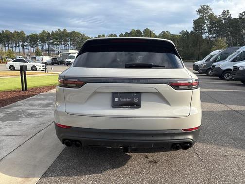 2022 Porsche Cayenne Cayenne E-Hybrid Platinum Edition