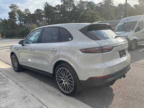 2022 Porsche Cayenne Cayenne E-Hybrid Platinum Edition