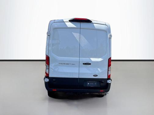 Oxford White 2023 Ford Transit-250 Base