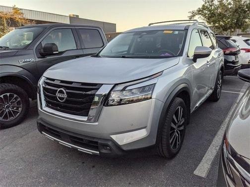 2023 Nissan Pathfinder Platinum