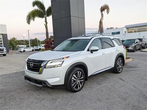 2025 Nissan Pathfinder Platinum