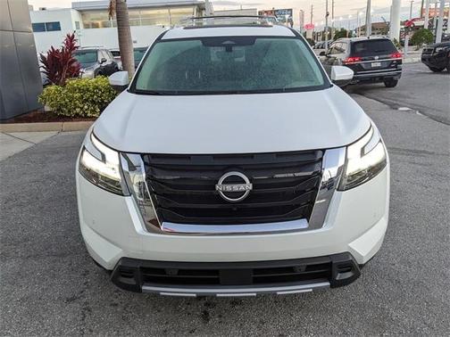 2025 Nissan Pathfinder Platinum