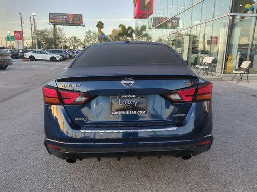 Deep Blue Pearl 2023 Nissan Altima 2.0 SR