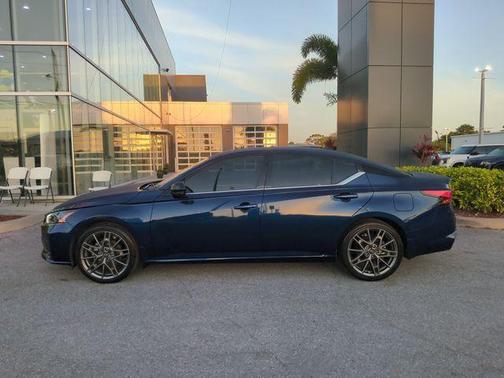 Deep Blue Pearl 2023 Nissan Altima 2.0 SR