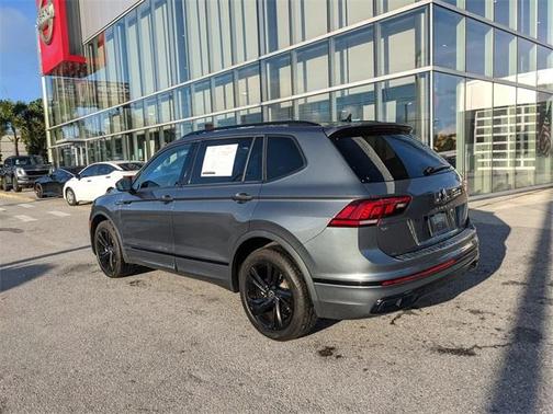 2024 Volkswagen Tiguan 2.0T SE R-Line Black