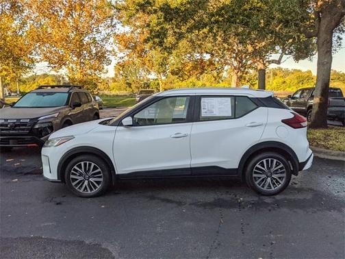 2021 Nissan Kicks SV